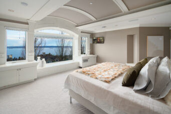 CUSTOM GORGEOUS HOME WITH PANORAMIC VIEW -- 2291 Orchard Ln, West Vancouver